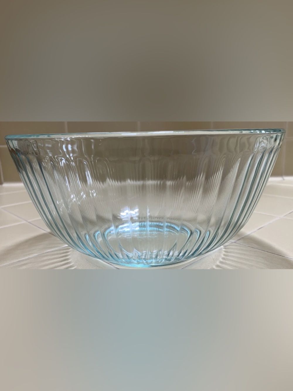 Pyrex 7403 S Clear Ribbed 10 Cup Mixing Bowl Made In USA 2.5L Green Tint Vintage
